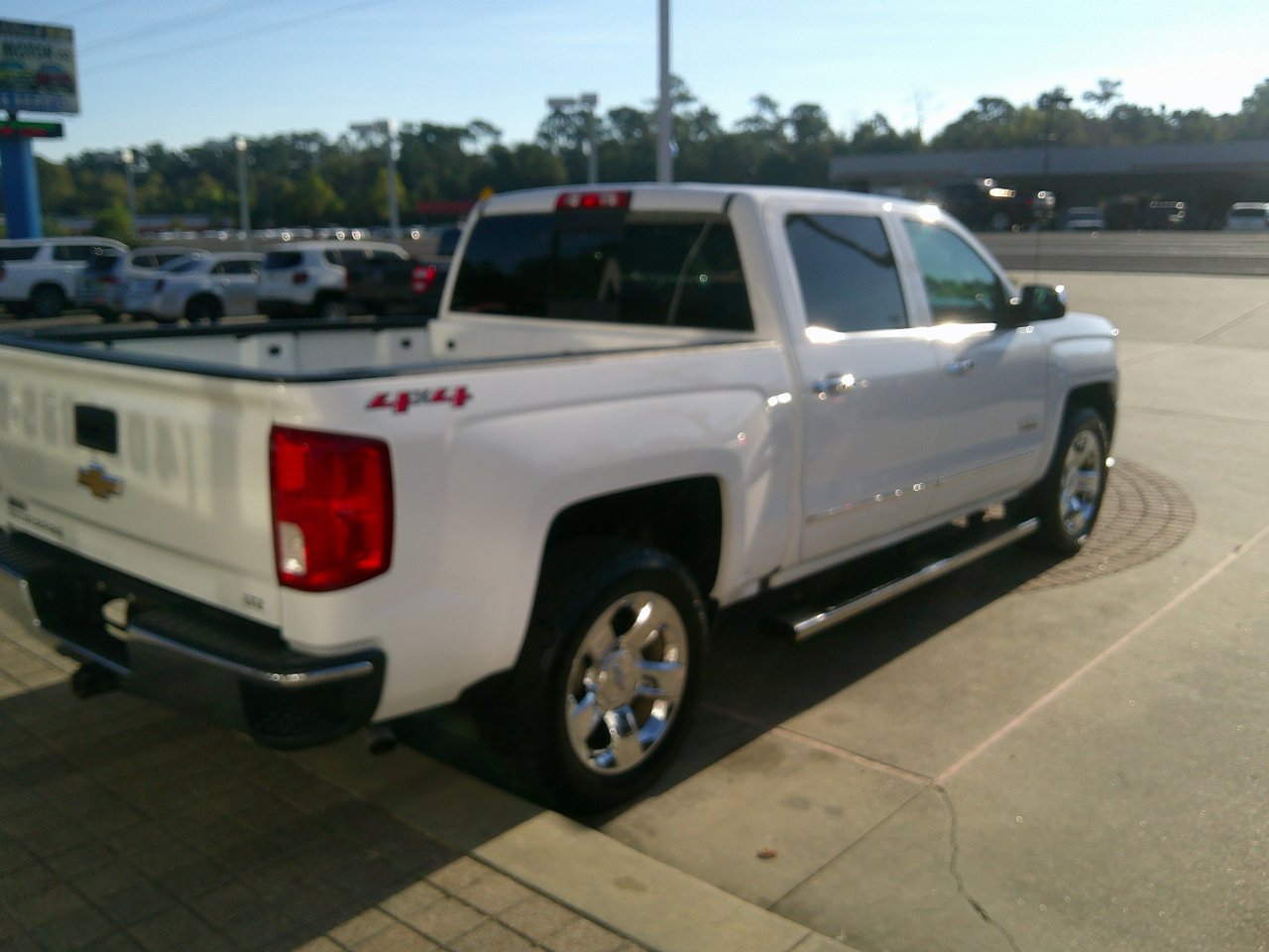 2018 Chevrolet Silverado 1500 LTZ photo 2
