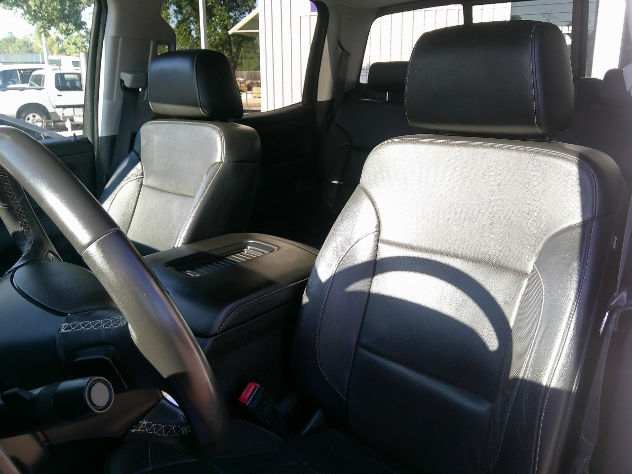 2018 Chevrolet Silverado 1500 LTZ photo 4