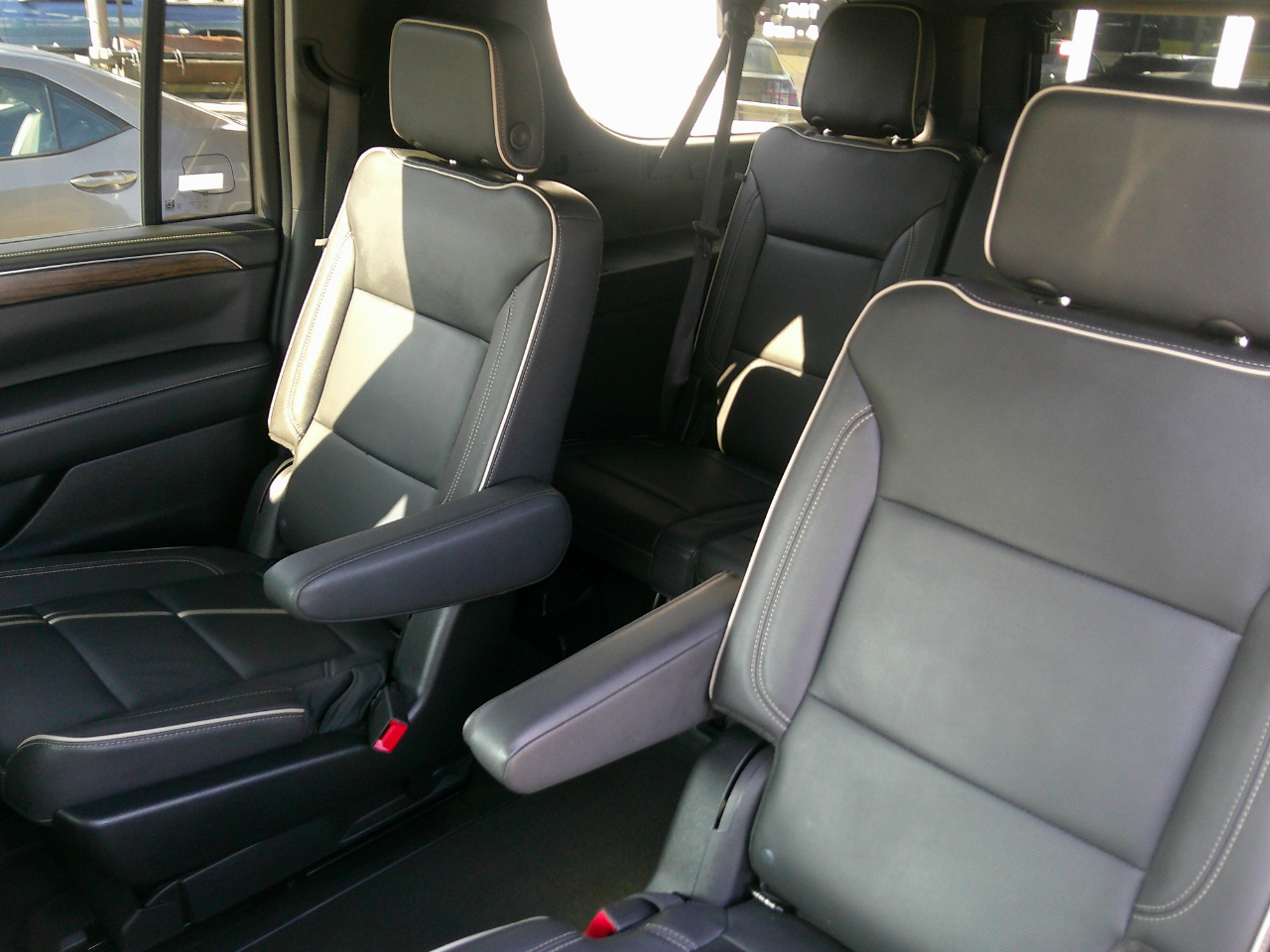 Chevrolet Suburban 4WD 4dr Premier 2023 Chevrolet Suburban 4WD 4dr Premier 2023