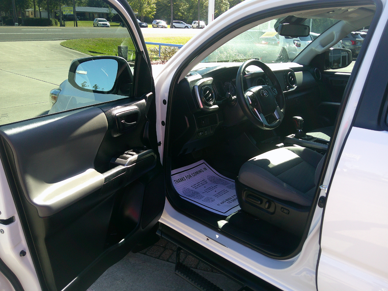 Toyota Tacoma 2WD SR5 Double Cab 5' Bed V6 AT (Natl) 2021 Toyota Tacoma 2WD SR5 Double Cab 5' Bed V6 AT (Natl) 2021