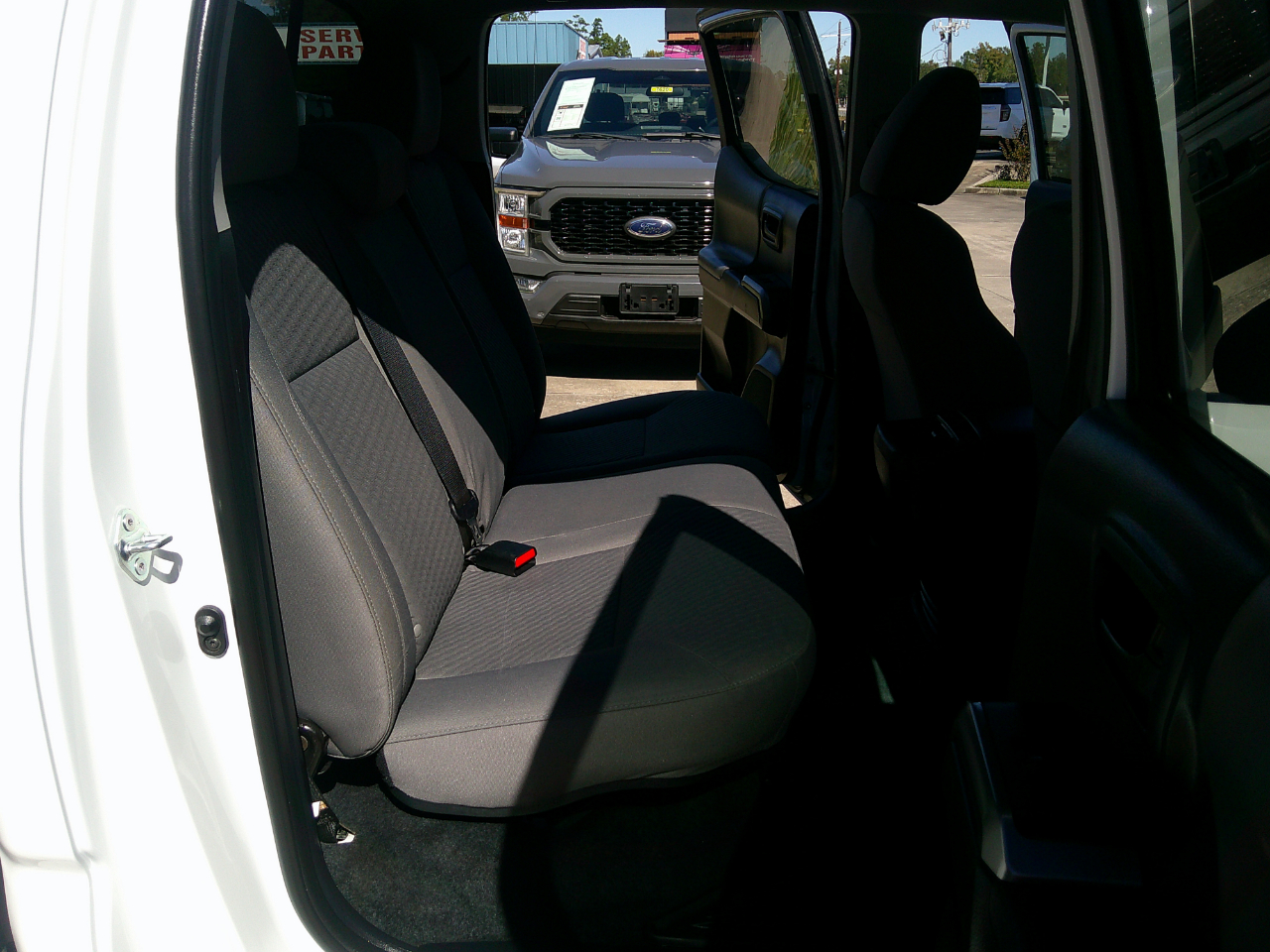 Toyota Tacoma 2WD SR5 Double Cab 5' Bed V6 AT (Natl) 2021 Toyota Tacoma 2WD SR5 Double Cab 5' Bed V6 AT (Natl) 2021