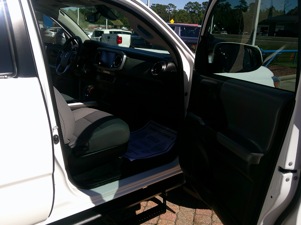 Toyota Tacoma 2WD SR5 Double Cab 5' Bed V6 AT (Natl) 2021 Toyota Tacoma 2WD SR5 Double Cab 5' Bed V6 AT (Natl) 2021