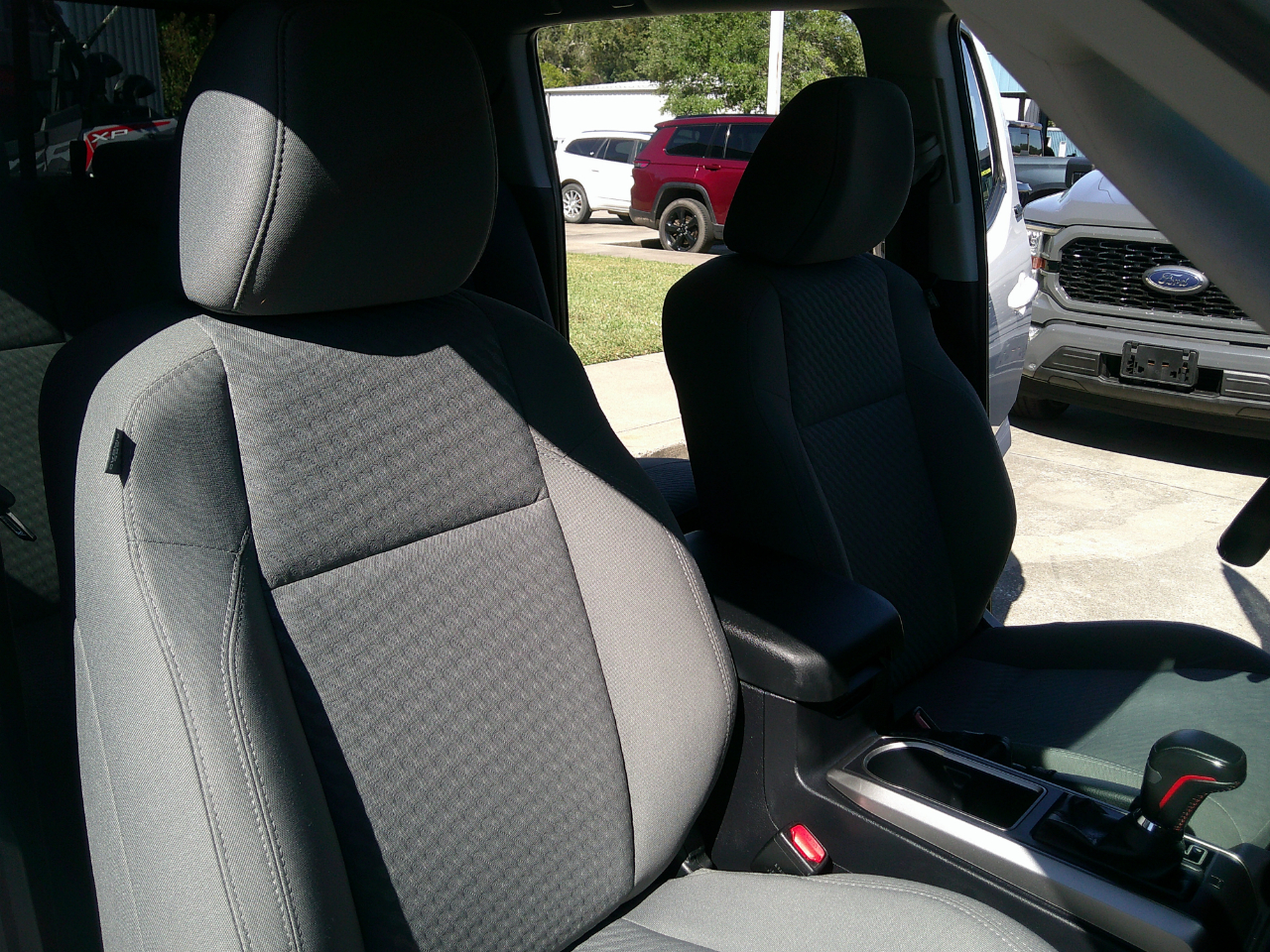 Toyota Tacoma 2WD SR5 Double Cab 5' Bed V6 AT (Natl) 2021 Toyota Tacoma 2WD SR5 Double Cab 5' Bed V6 AT (Natl) 2021