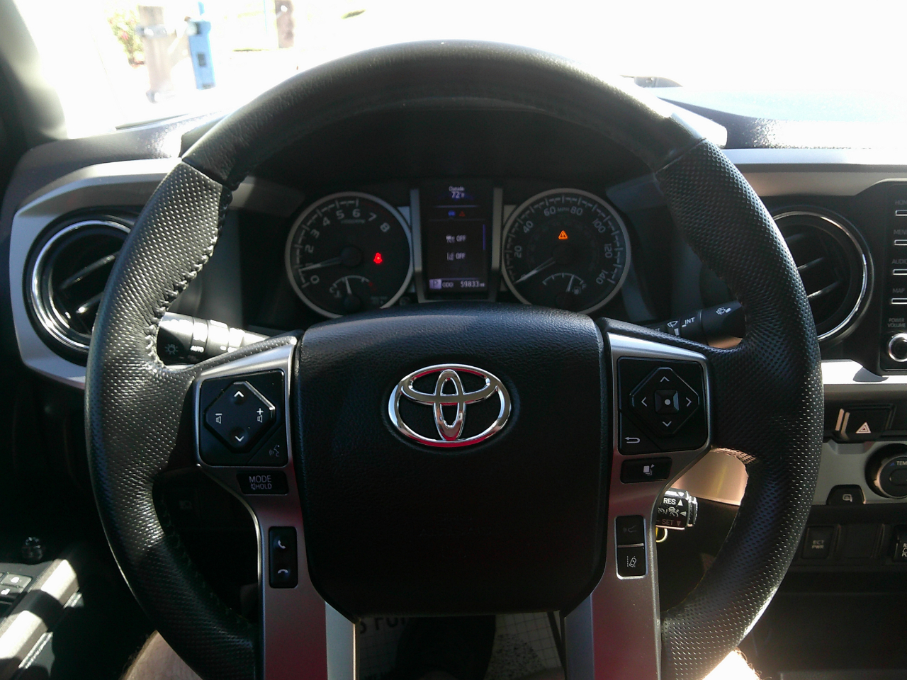 Toyota Tacoma 2WD SR5 Double Cab 5' Bed V6 AT (Natl) 2021 Toyota Tacoma 2WD SR5 Double Cab 5' Bed V6 AT (Natl) 2021