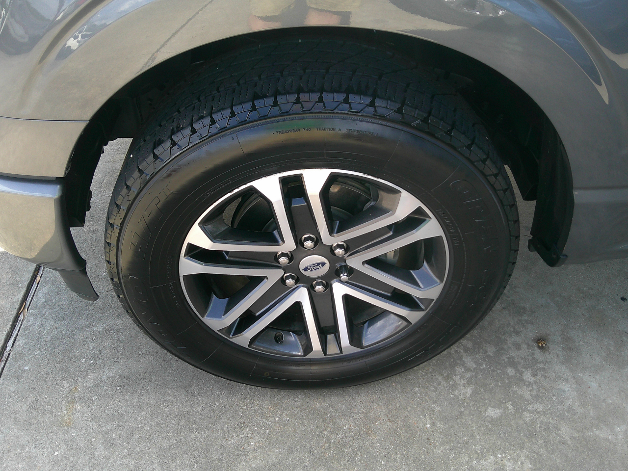 2023 Ford F-150 XL photo 2