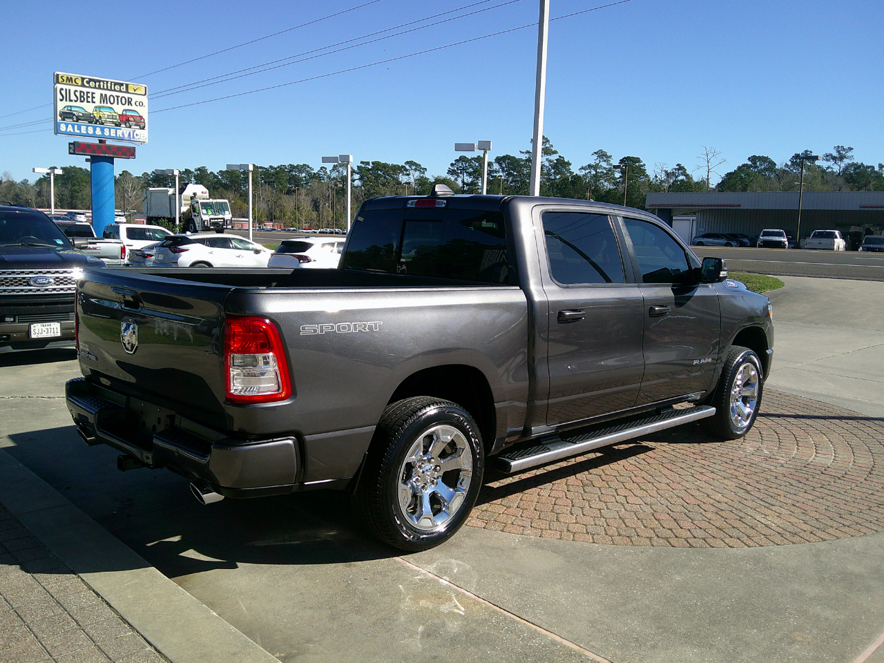 RAM 1500 Lone Star 4x2 Crew Cab 5'7" Box 2022