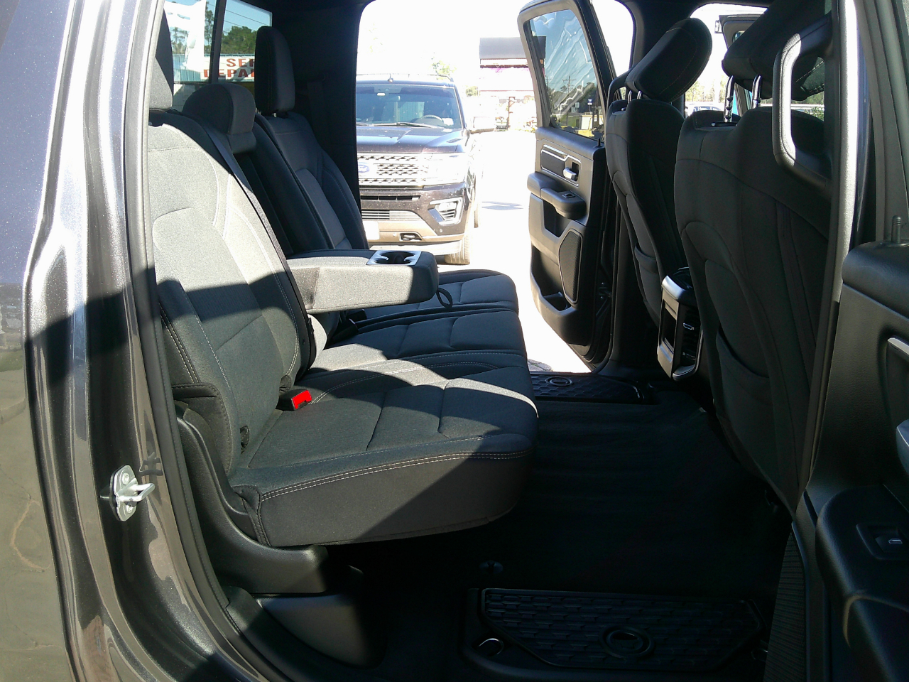 RAM 1500 Lone Star 4x2 Crew Cab 5'7" Box 2022