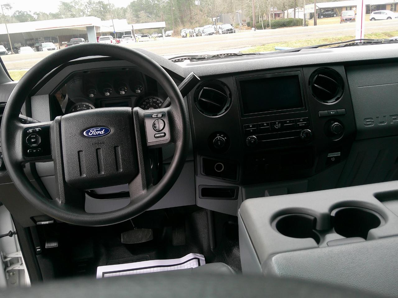 Ford Super Duty F-250 SRW XL 4WD Crew Cab 6.75' Box 2016