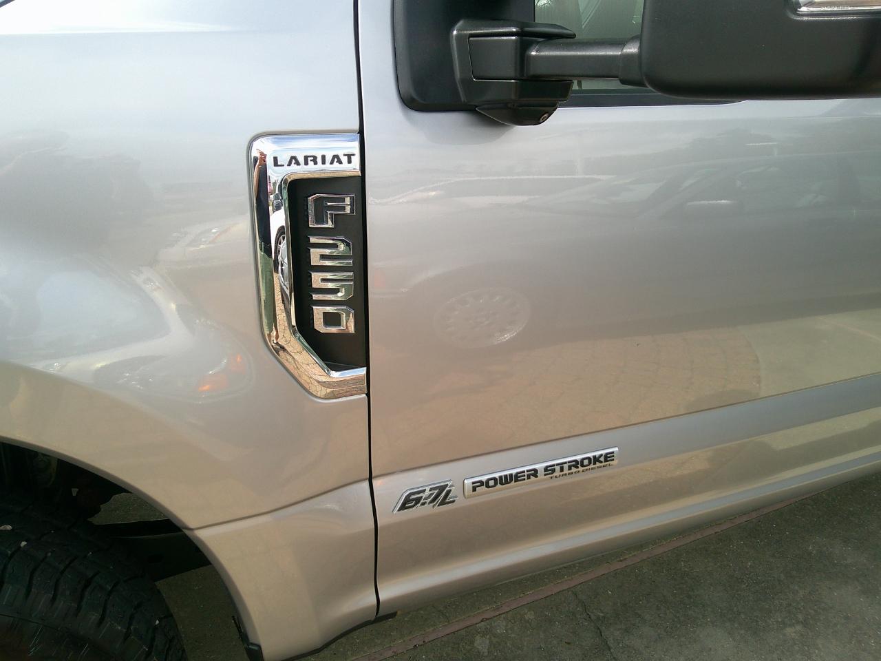 Ford Super Duty F-250 SRW Lariat 4WD Crew Cab 8' Box 2021