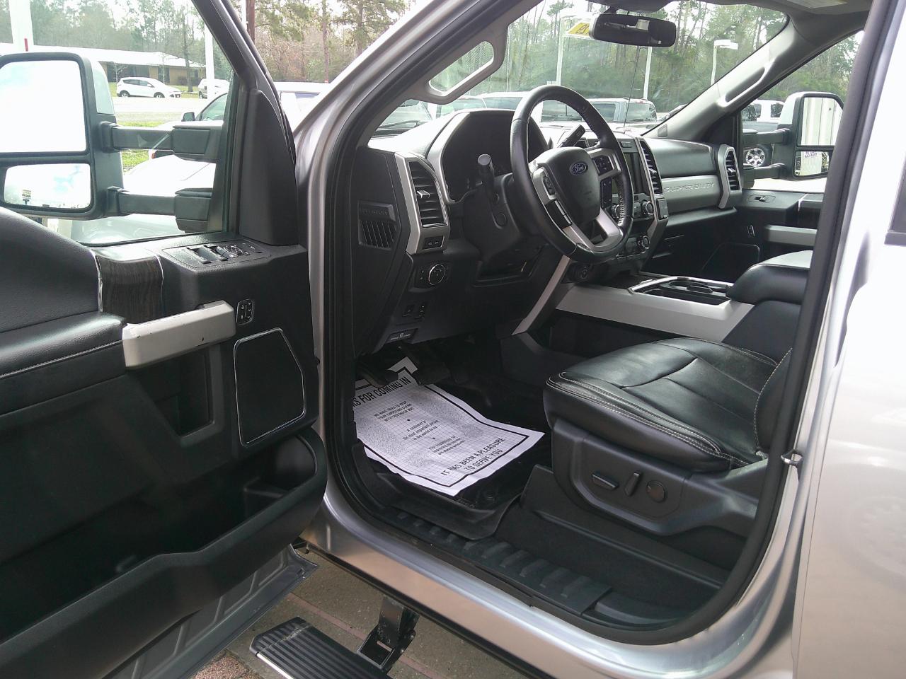 Ford Super Duty F-250 SRW Lariat 4WD Crew Cab 8' Box 2021