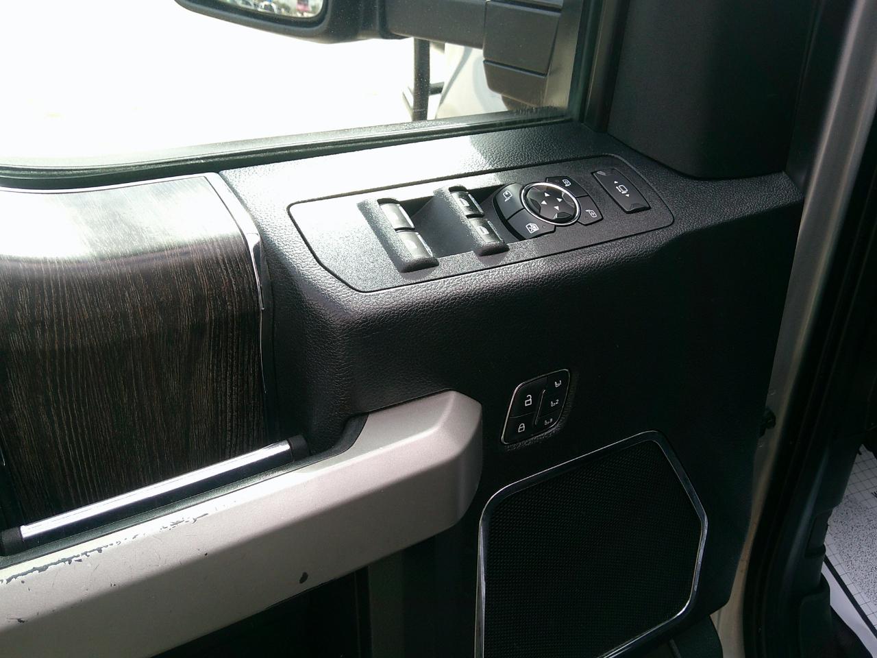 Ford Super Duty F-250 SRW Lariat 4WD Crew Cab 8' Box 2021