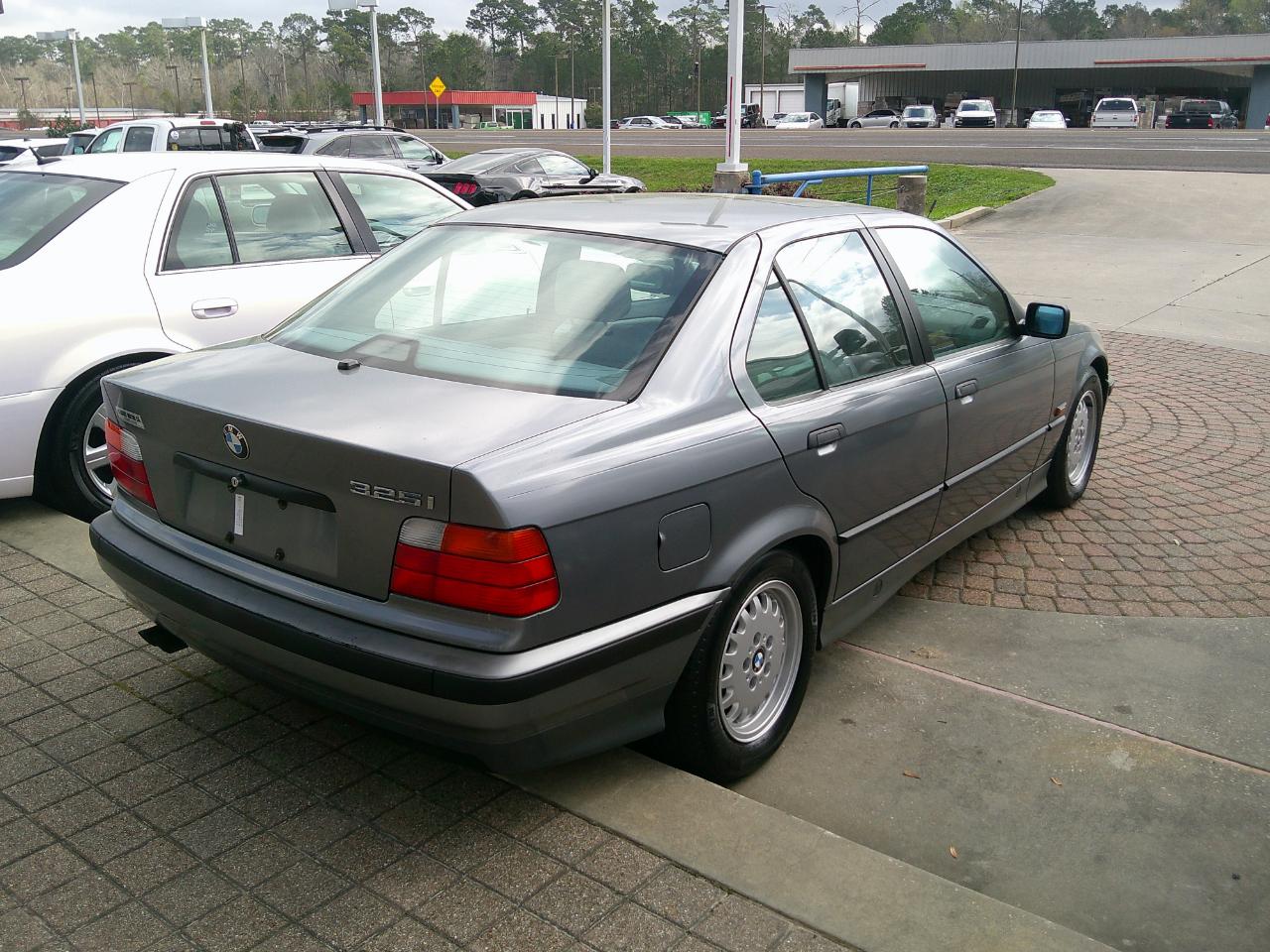 BMW 3 Series 4dr Sedan 325i 1995