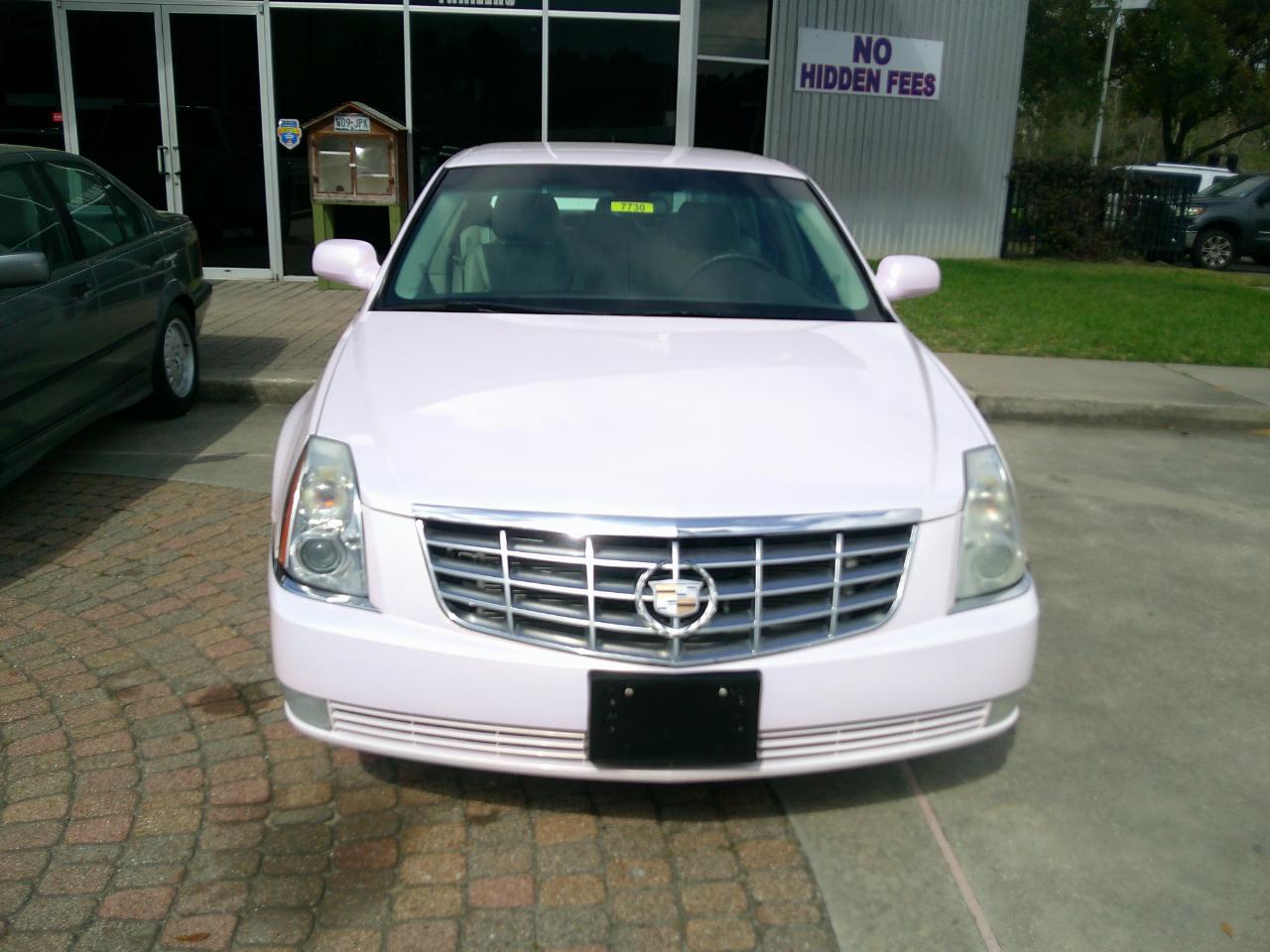 Cadillac DTS 4dr Sdn V8 2007