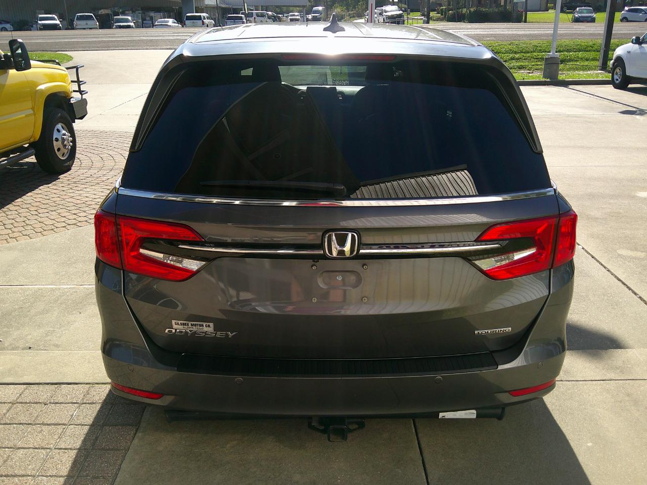 Honda Odyssey Touring Auto 2023