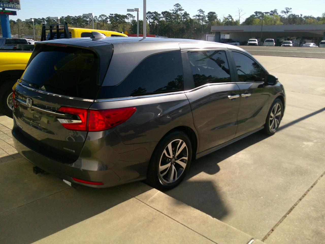Honda Odyssey Touring Auto 2023
