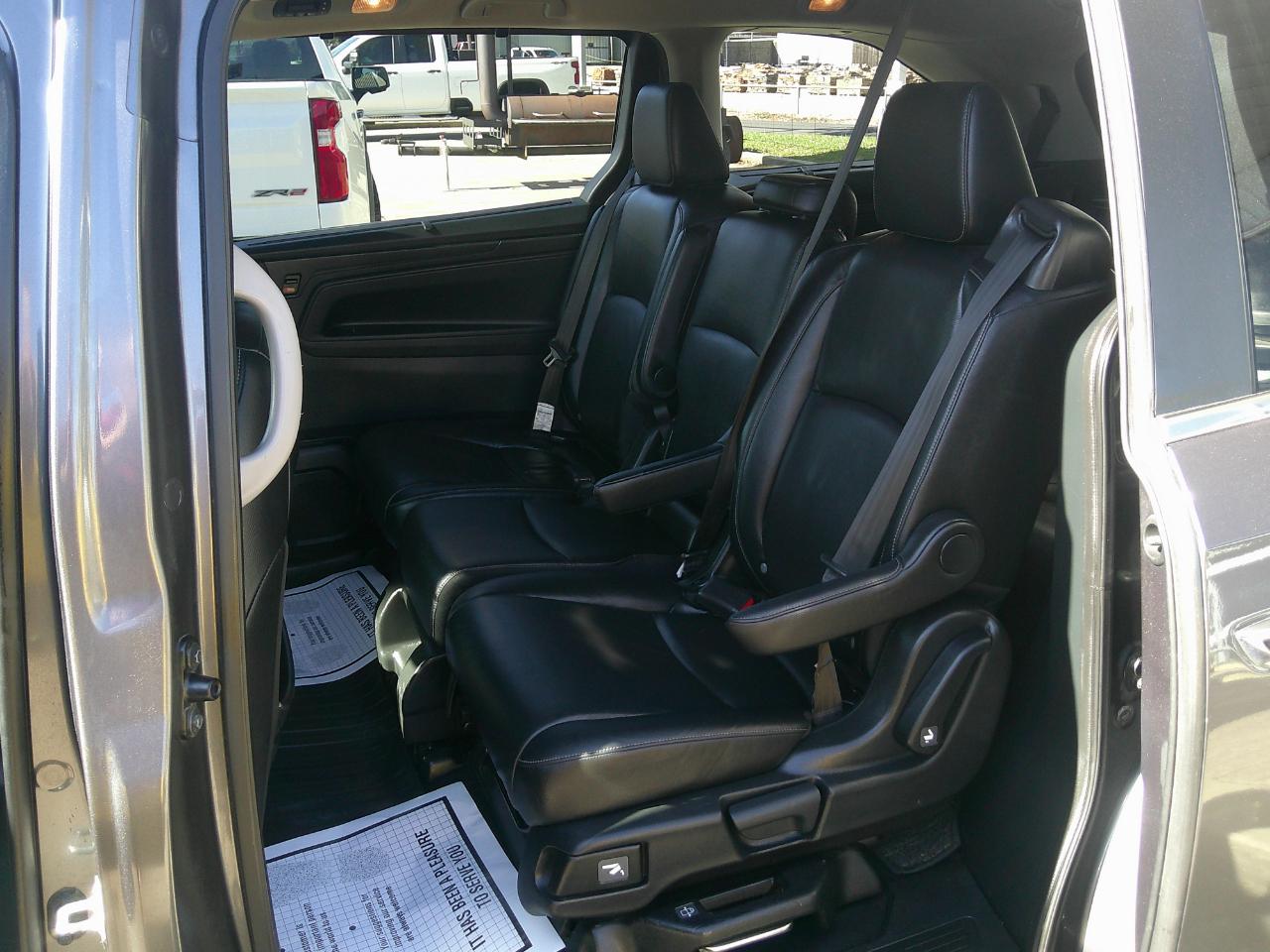 Honda Odyssey Touring Auto 2023