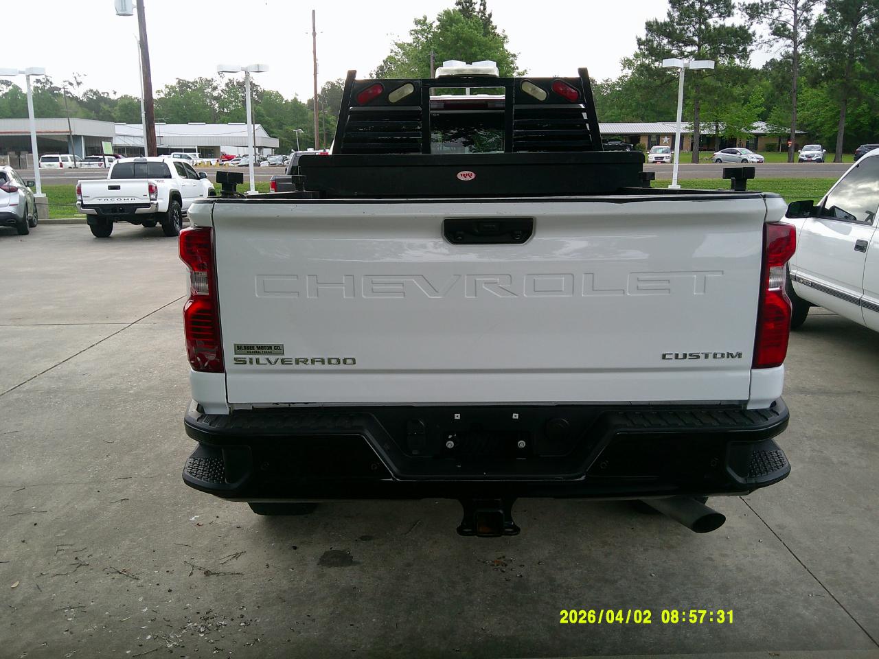 View vehicle photo 3