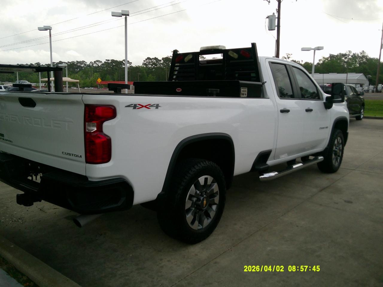 View vehicle photo 4