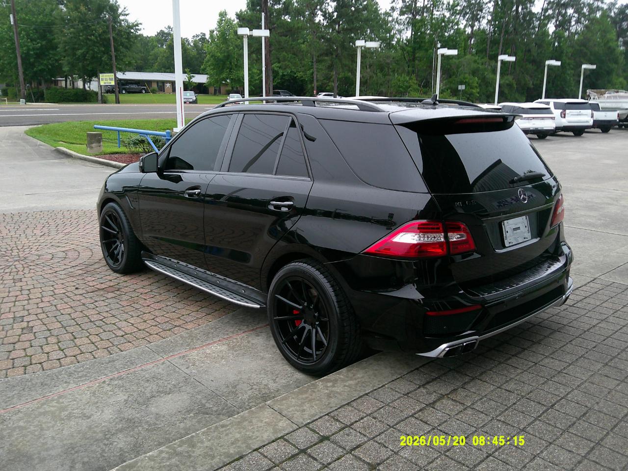 View vehicle photo 2