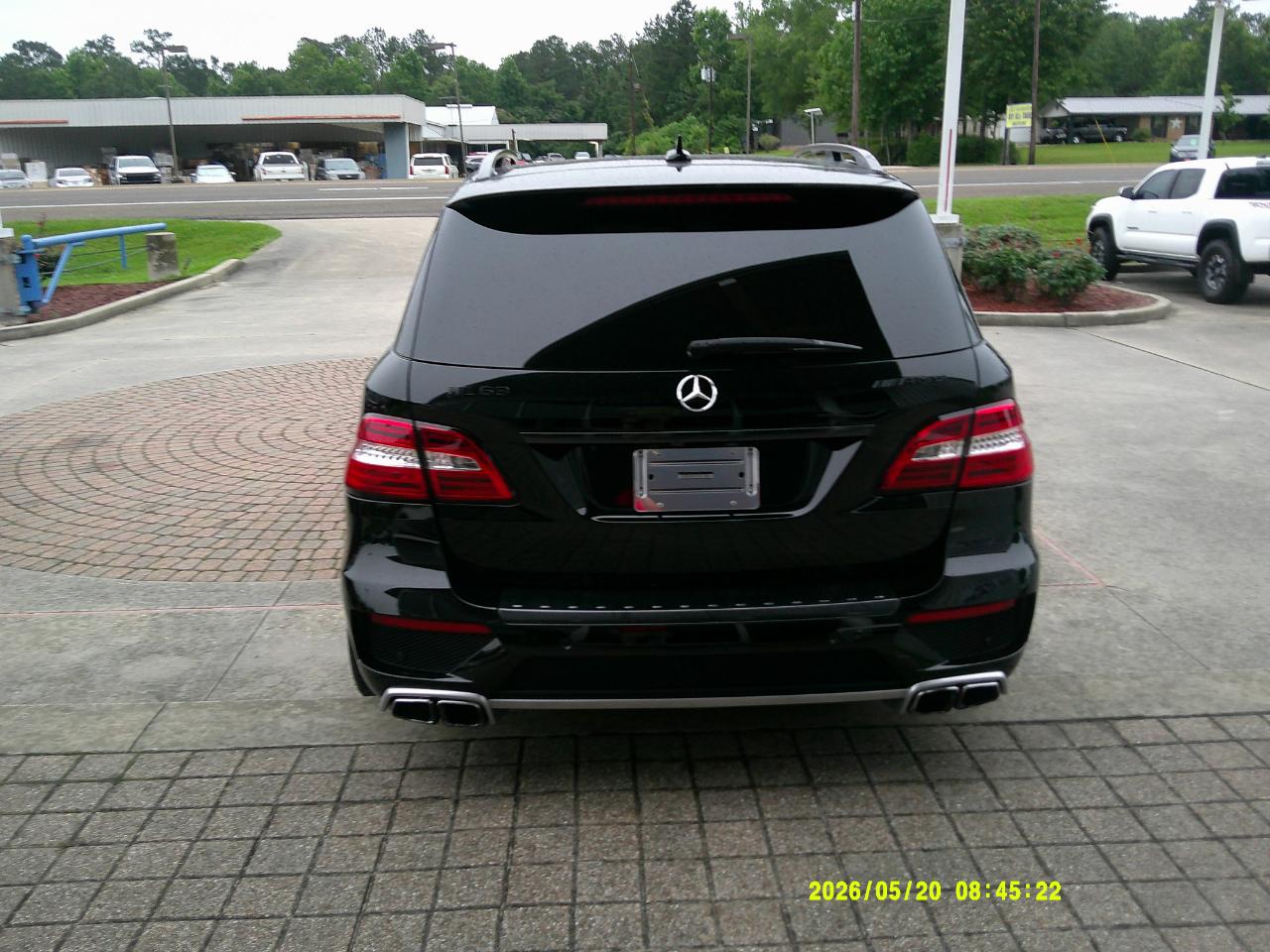 View vehicle photo 3