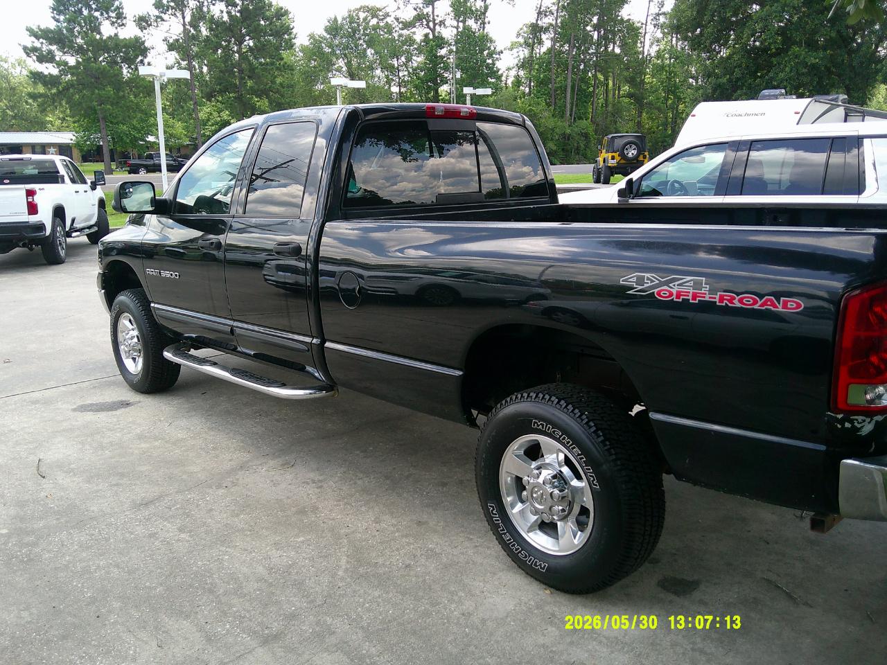 Dodge Ram 3500 4dr Quad Cab 160.5" WB DRW 4WD SLT 2005