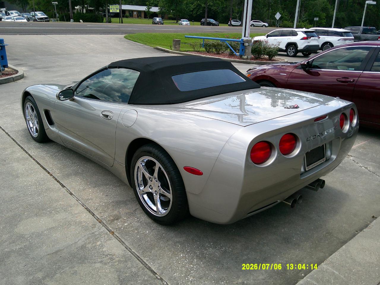 Chevrolet Corvette 2dr Convertible 2001
