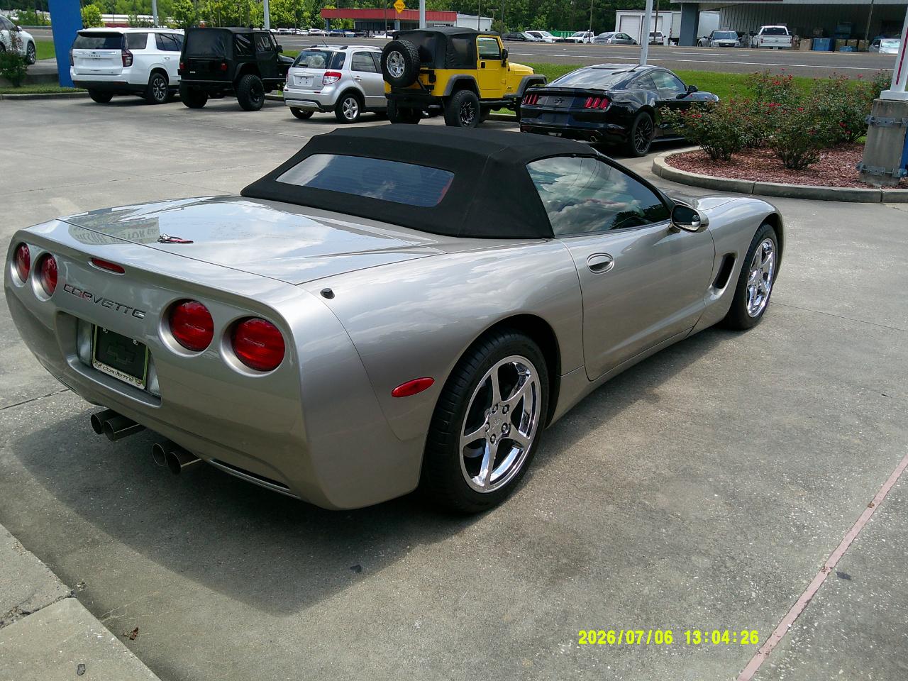 Chevrolet Corvette 2dr Convertible 2001