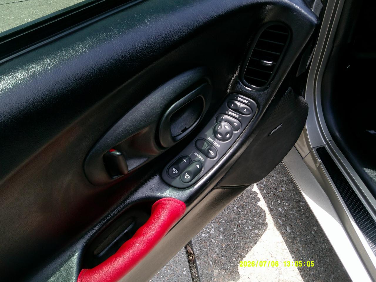 Chevrolet Corvette 2dr Convertible 2001