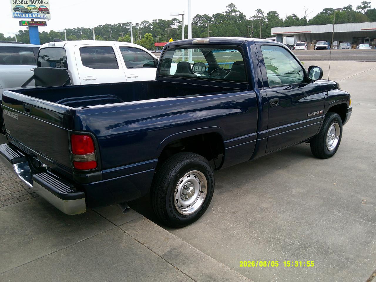 Dodge Ram 1500 2dr Reg Cab 119" WB Work Special 2001
