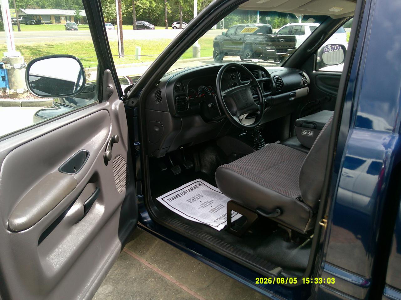 Dodge Ram 1500 2dr Reg Cab 119" WB Work Special 2001