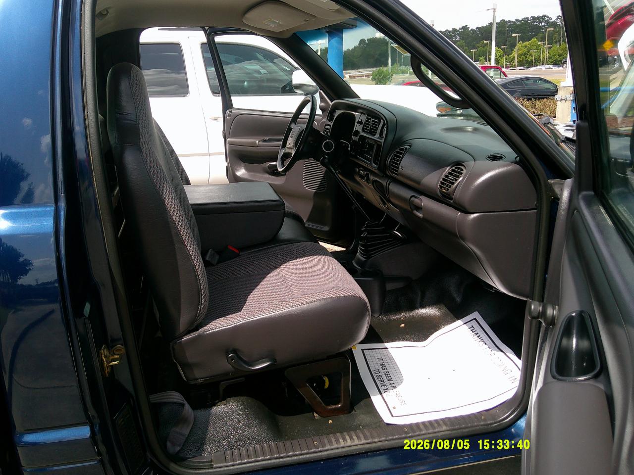 Dodge Ram 1500 2dr Reg Cab 119" WB Work Special 2001