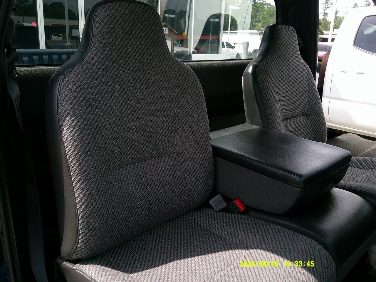 Dodge Ram 1500 2dr Reg Cab 119" WB Work Special 2001