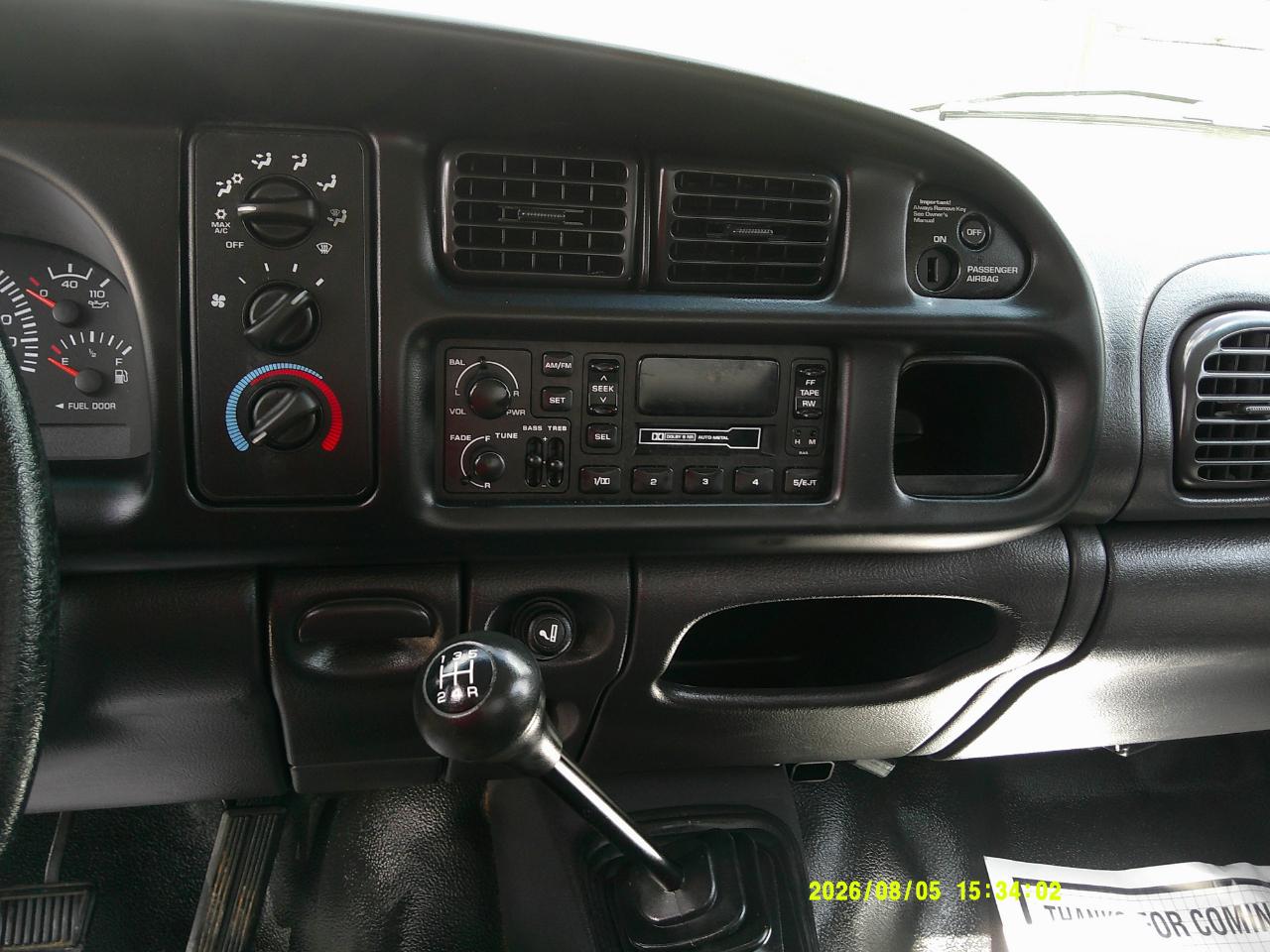 Dodge Ram 1500 2dr Reg Cab 119" WB Work Special 2001