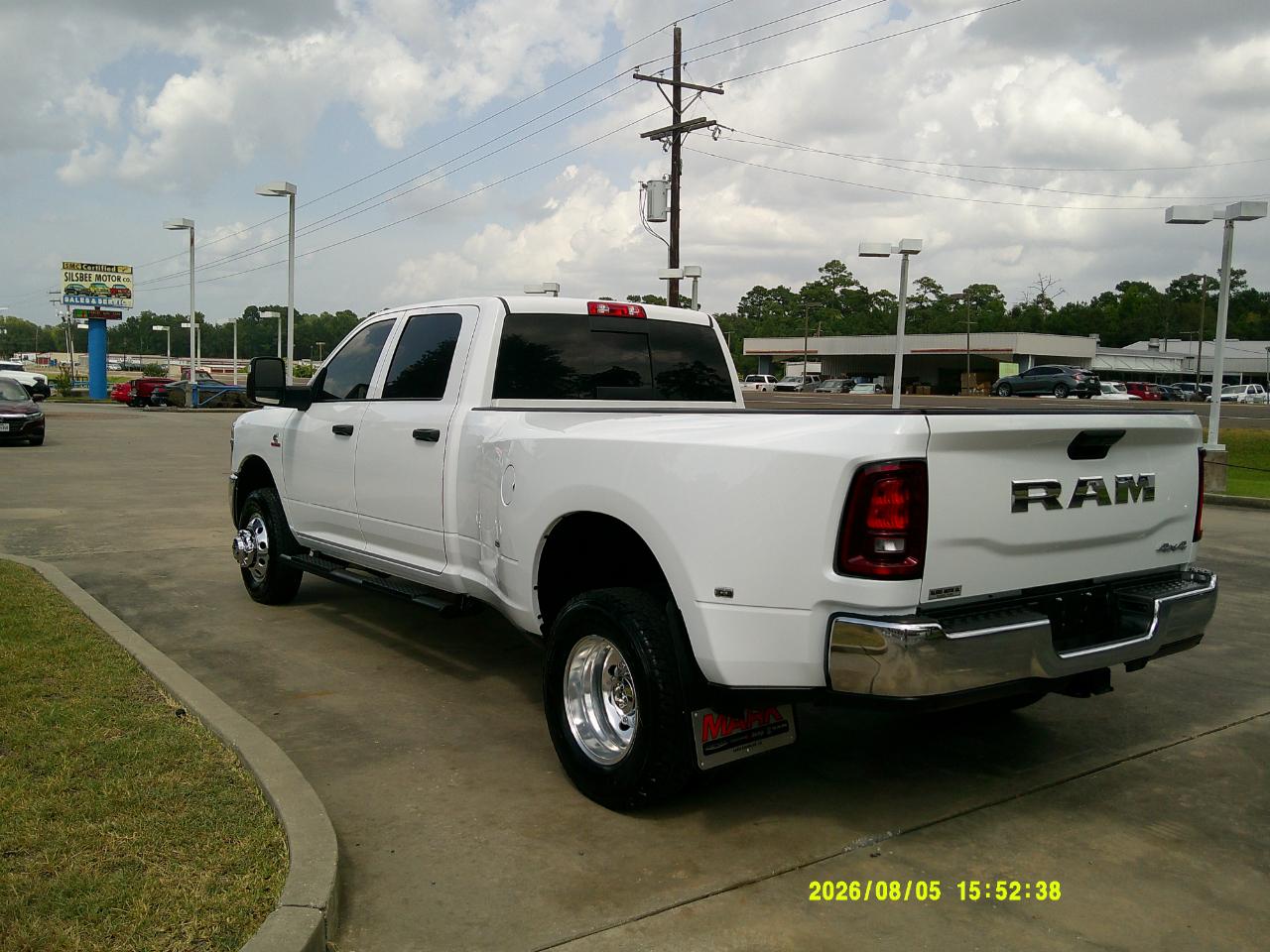 RAM 3500 Tradesman 4x4 Crew Cab 8' Box 2025