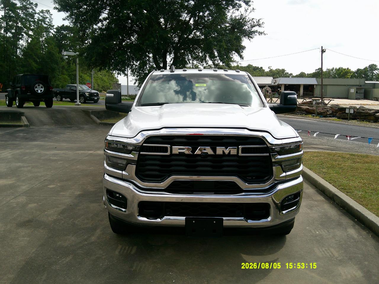 RAM 3500 Tradesman 4x4 Crew Cab 8' Box 2025