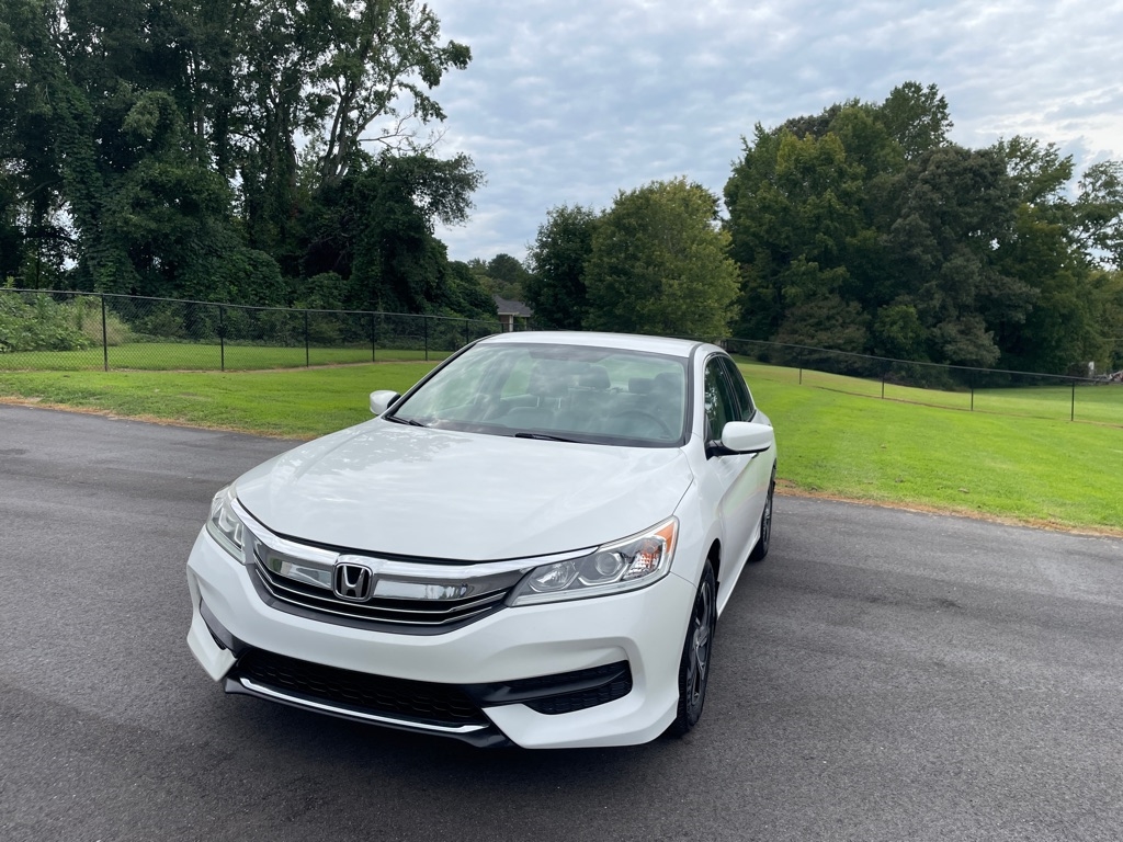 2017 Honda Accord LX's photo