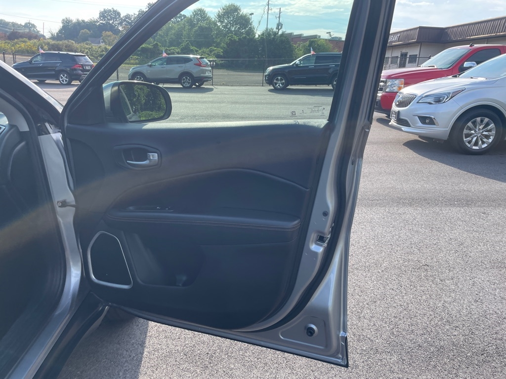 2018 Jeep Compass Limited photo 21