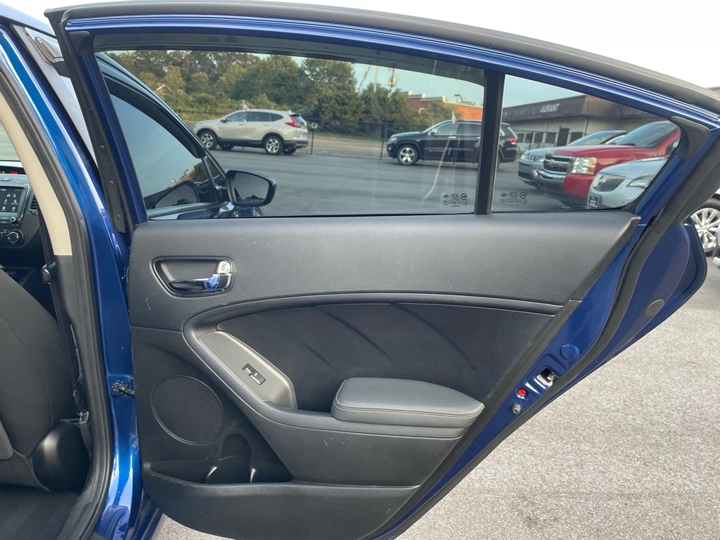 2018 Kia Forte LX photo 17