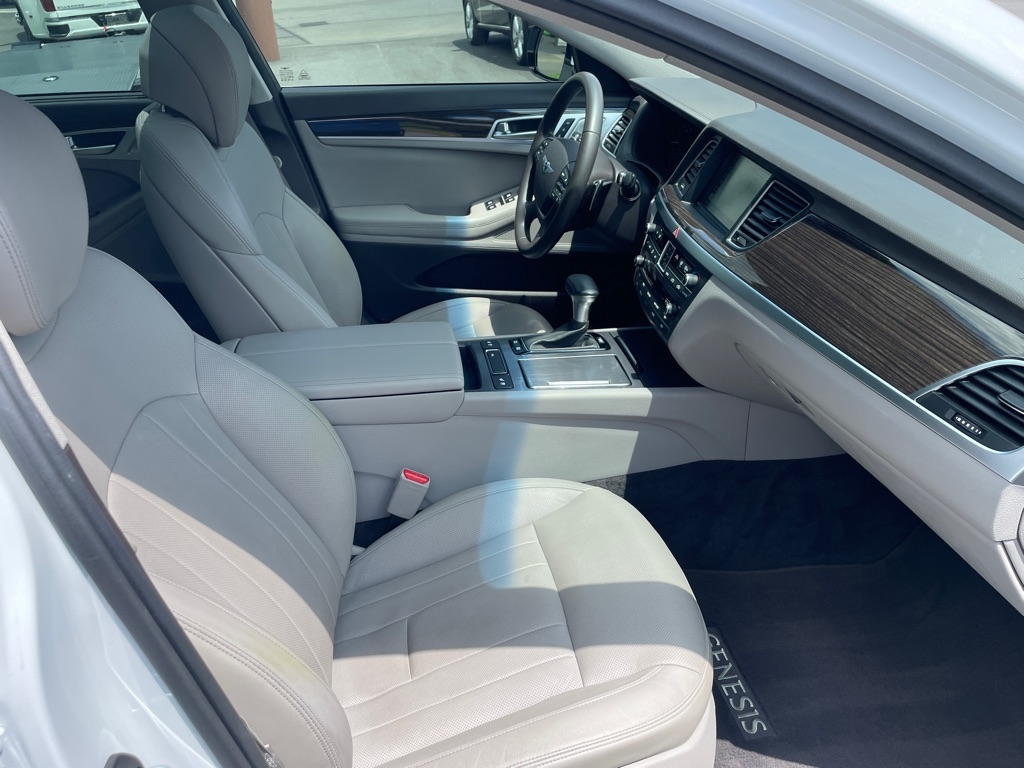 2018 Genesis G80 3.8 photo 23