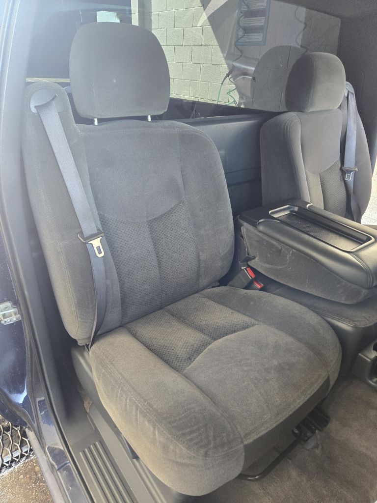 Chevrolet Silverado 1500 4WD Reg Cab 119.0" LS 2005