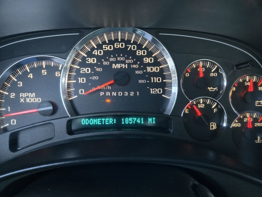 Chevrolet Silverado 1500 4WD Reg Cab 119.0" LS 2005