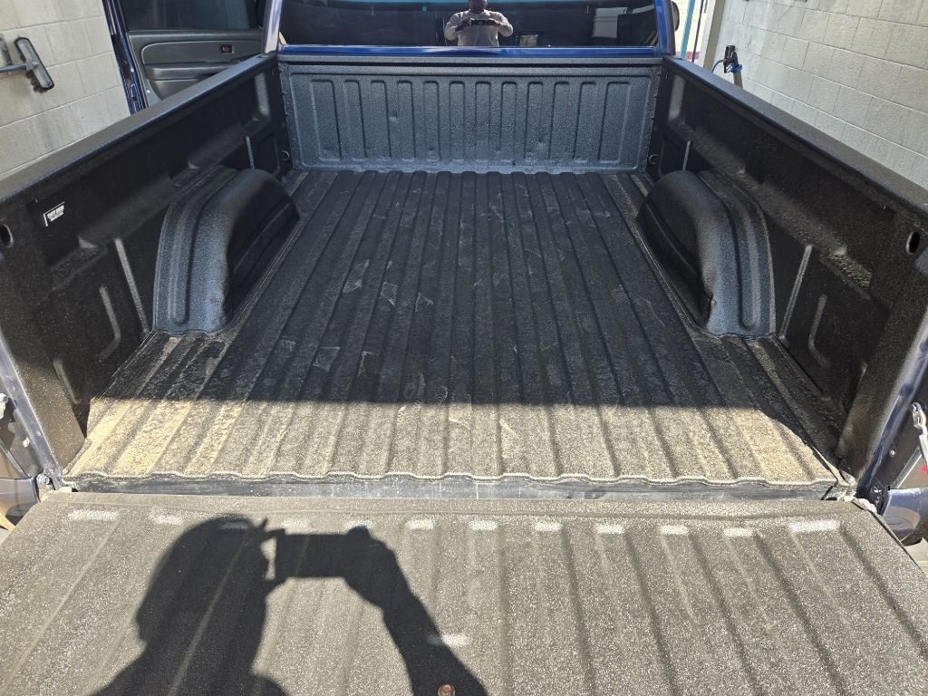 Chevrolet Silverado 1500 4WD Reg Cab 119.0" LS 2005