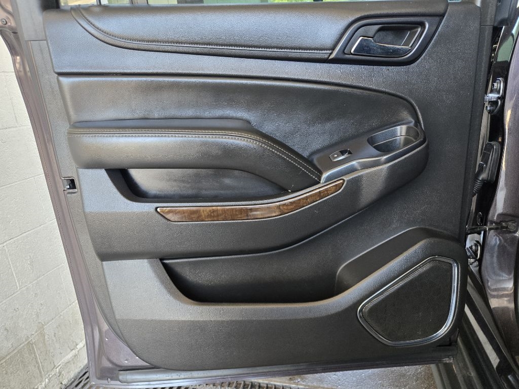 Chevrolet Suburban  2015