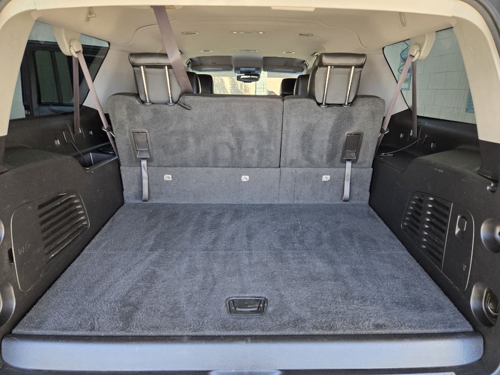 Chevrolet Suburban  2015