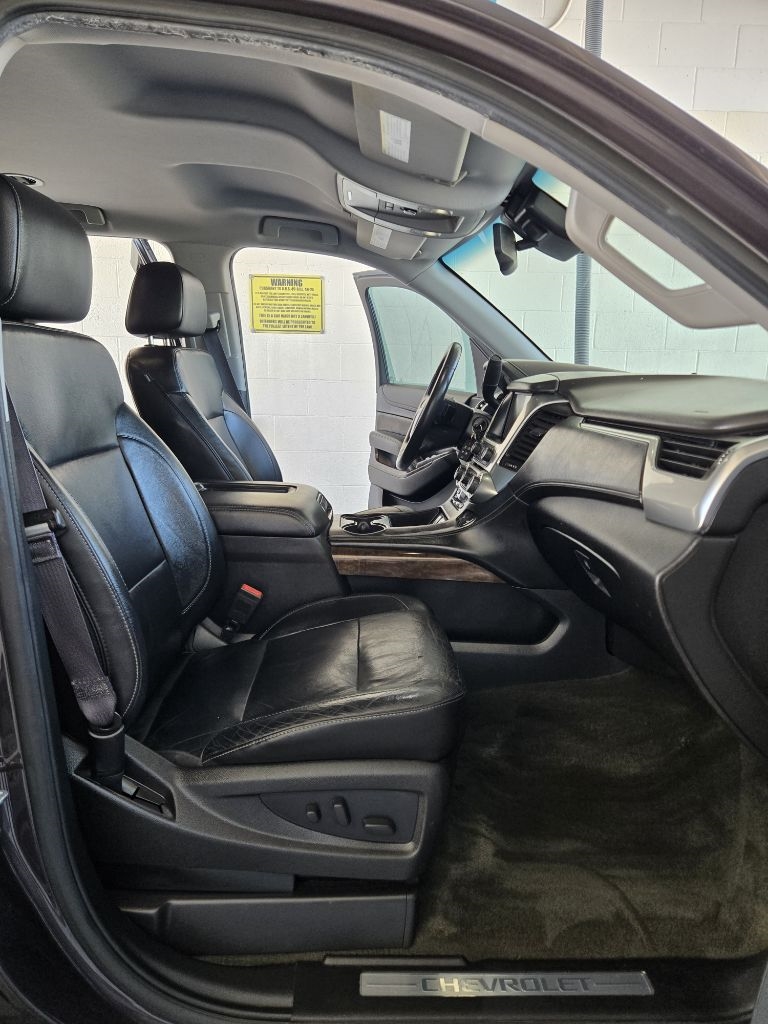 Chevrolet Suburban  2015