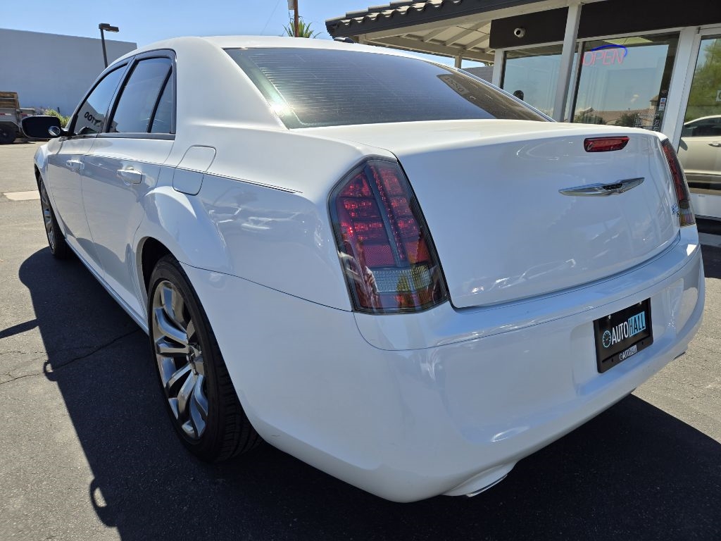 2014 Chrysler 300 S photo 3