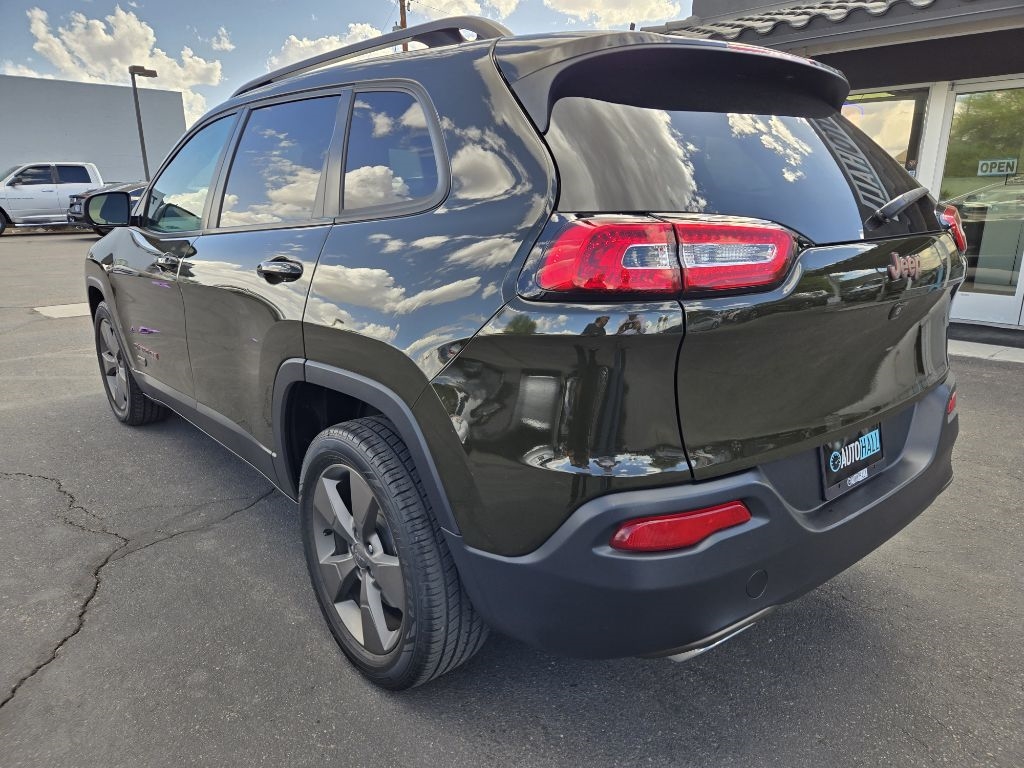 2017 Jeep Cherokee Latitude photo 2