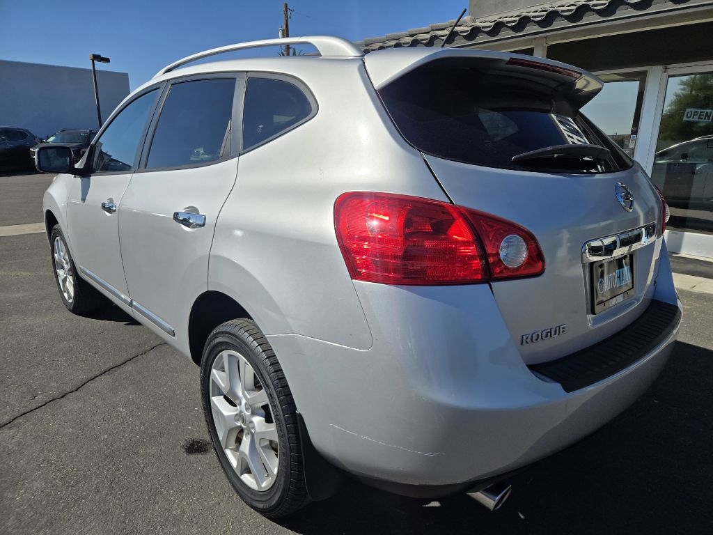 2012 Nissan Rogue SL photo 2
