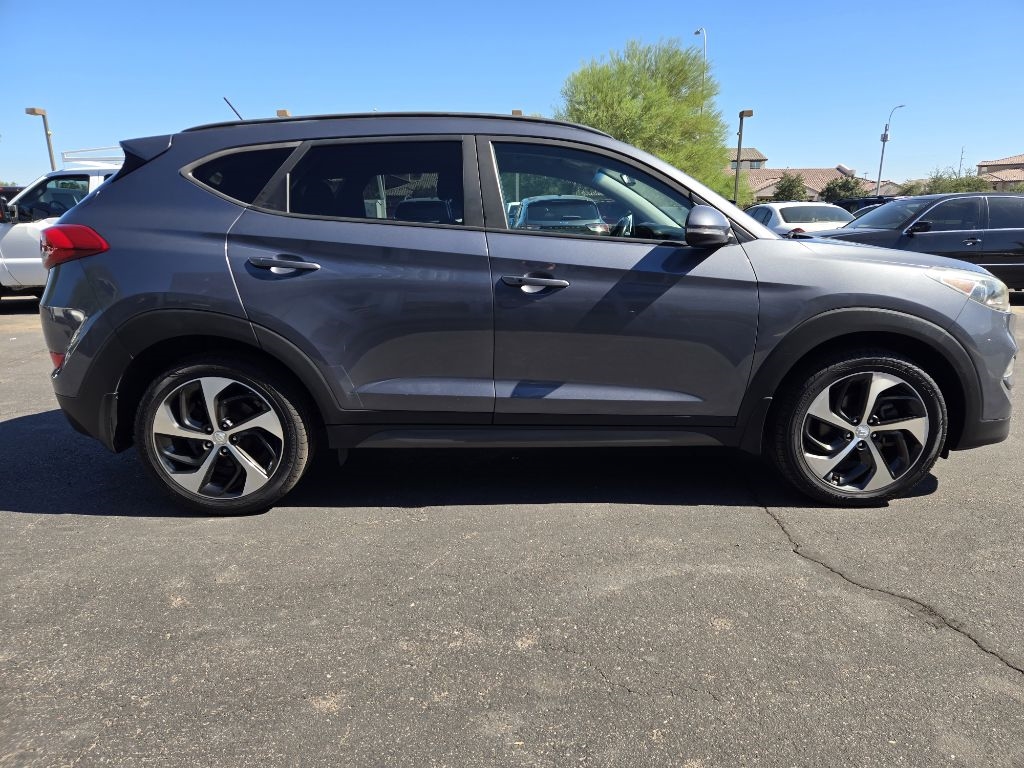 Hyundai Tucson  2016 Hyundai Tucson  2016