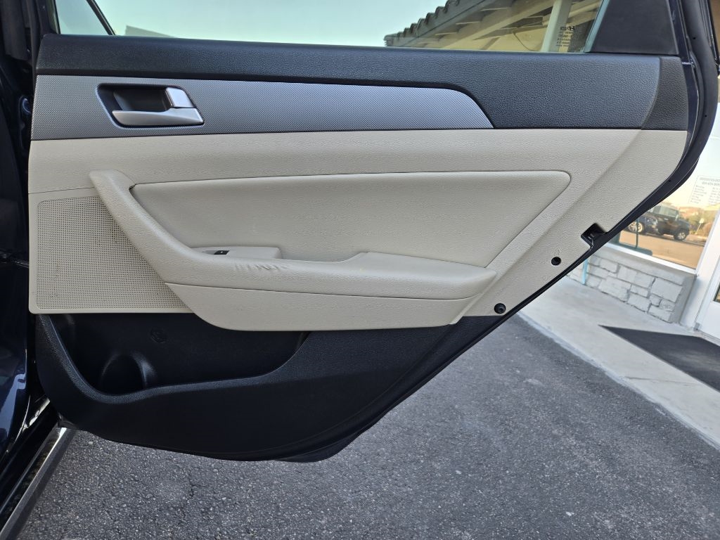 Hyundai Sonata Hybrid  2017 Hyundai Sonata Hybrid  2017